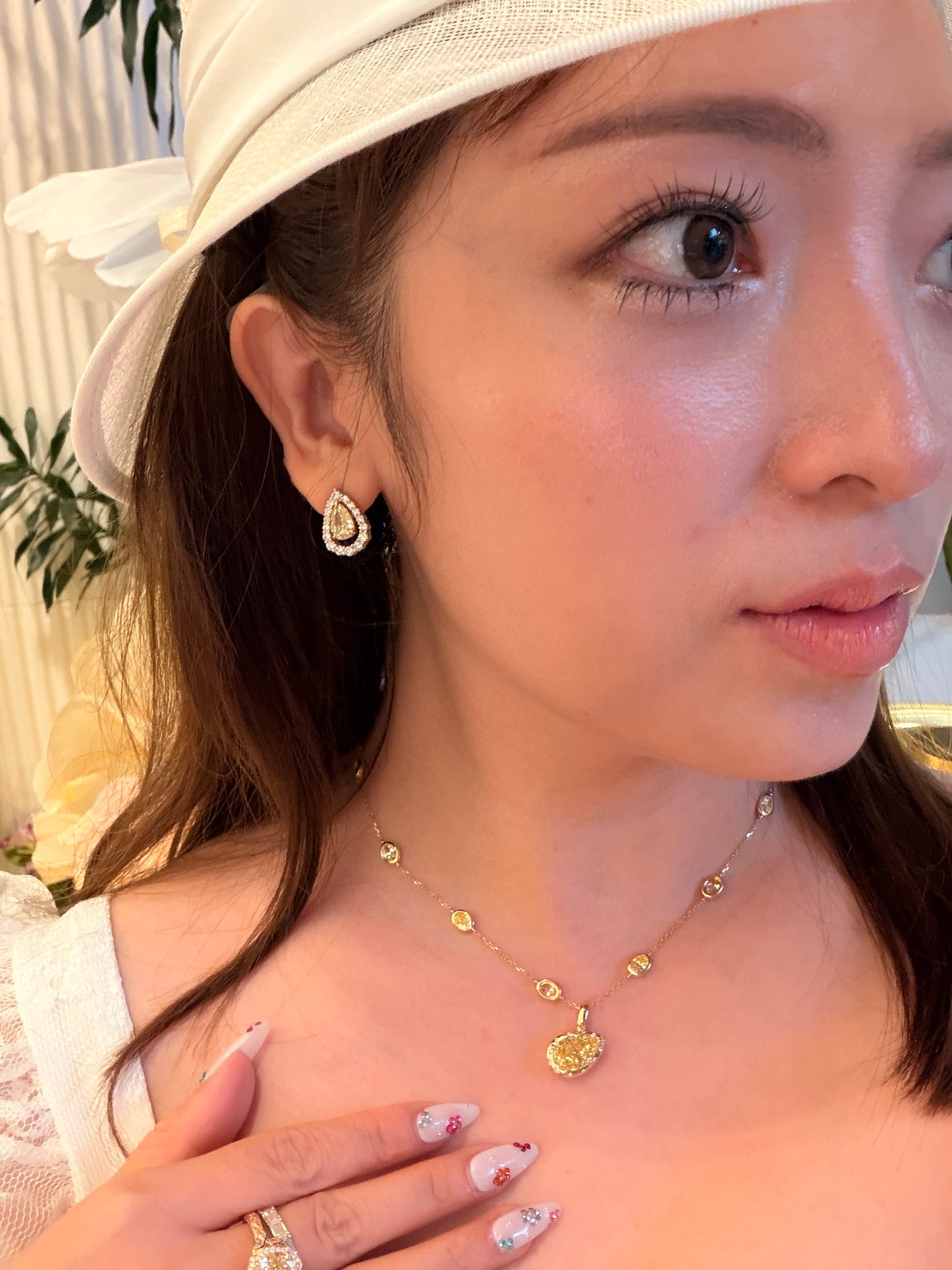 Shiningvivila lab grown fancy yellow pear diamond pendant (chains are not included)