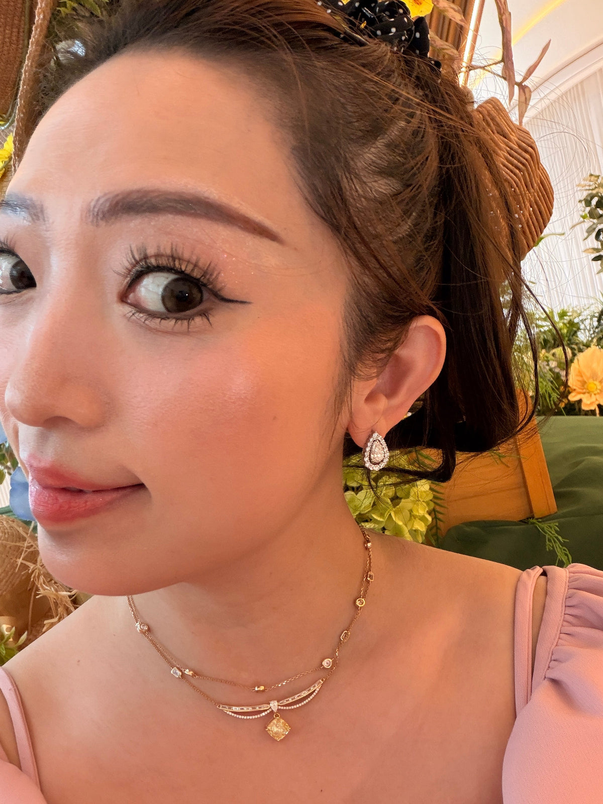Shiningvivila Inner Light earrings
