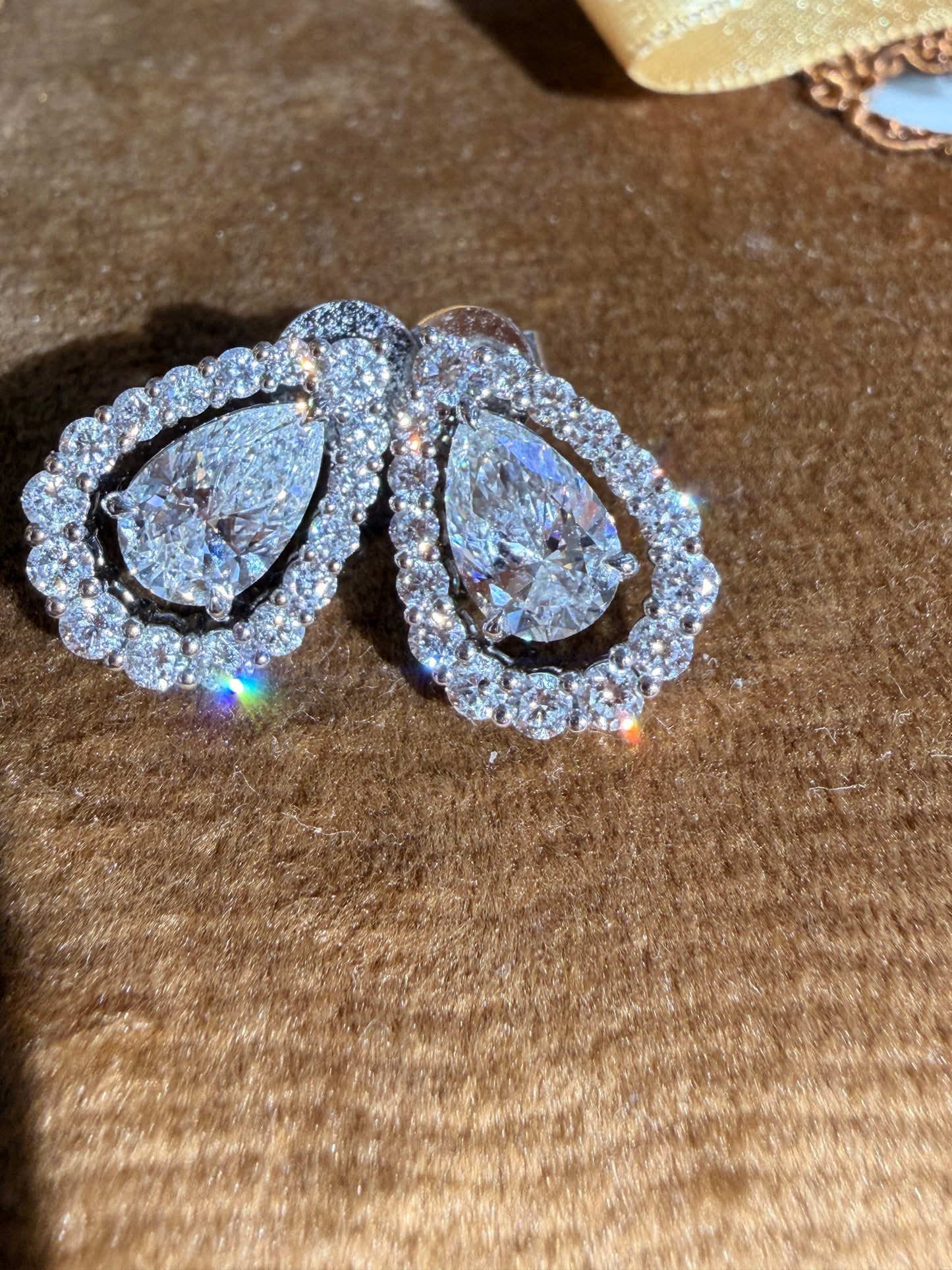 Shiningvivila Inner Light earrings