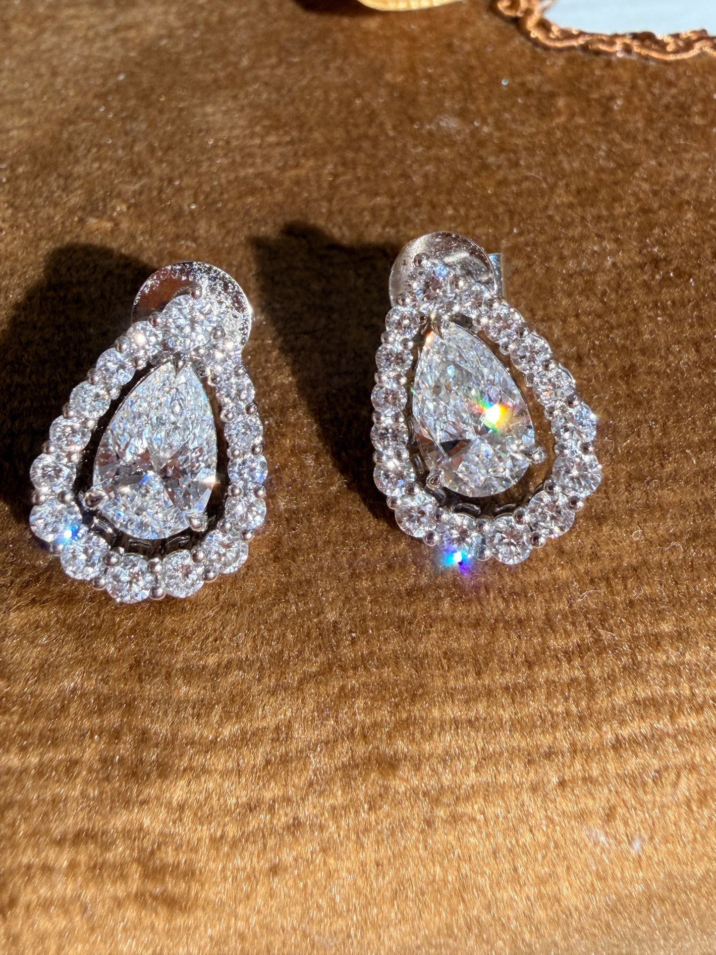Shiningvivila Inner Light earrings
