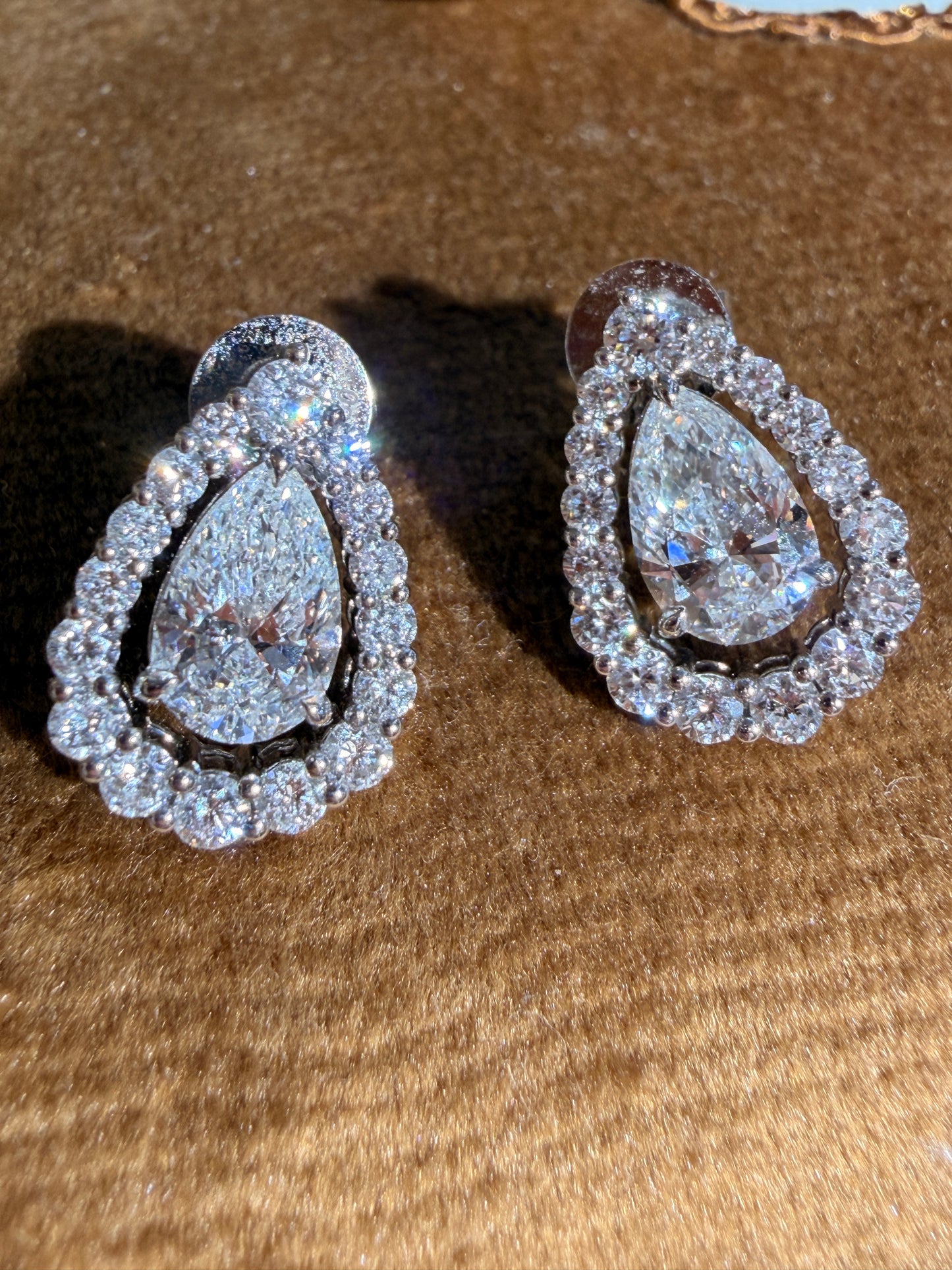 Shiningvivila Inner Light earrings